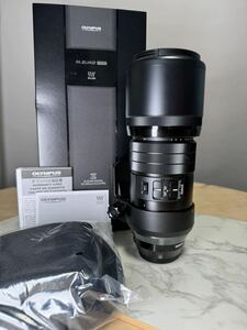 極上美品 Olympus M.ZUIKO DIGITAL ED 300mm f4.0 IS PRO オリンパス　プロテクター付き