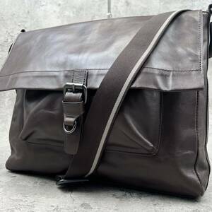  unused class *HUGO BOSS Hugo Boss shoulder bag mesenja- men's business diagonal ..A4 stripe leather original leather Brown tea color 