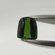 M042-530【千葉】天然トルマリン　ルース　裸石　1粒　CARAT：1.888ct　COLOR：グリーン　日宝協ソーティング付き_画像1