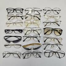 E051(3400)-607　サングラス　眼鏡　大量まとめ　総重量：約3.4㎏　状態様々_画像2