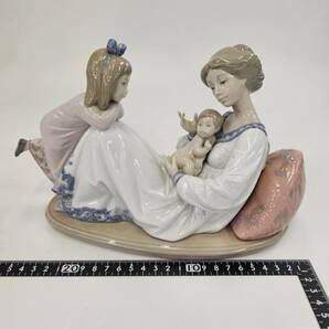 E13678(052)-611/IT18000 置物 LLADRO リヤドロ 1606 【お姉ちゃまですよ】 陶器人形 インテリアの画像10