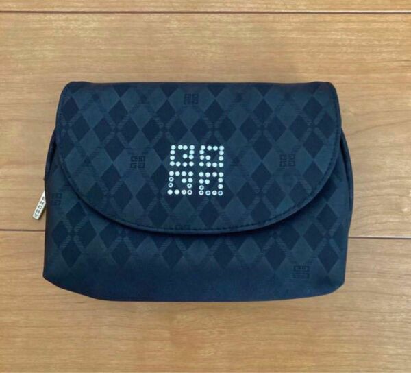 GIVENCHY ジバンシー ラインストーン 鏡付ポーチ(美品)