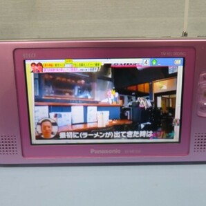 5V型★Panasonic SV-ME550 ポータブルワンセグテレビ ピンク VIERA パナソニック ビエラ アダプター付き 動作品 93041★！！の画像2