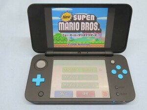 ●●Nintendo new 2DS LL 任天堂 ブラック×ターコイズ ゲーム機 ソフト/タッチペン/アダプター付き 動作品 93826●●！！