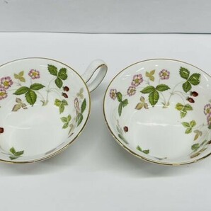 C250-T090181-2 WEDGWOOD ウェッジウッド ストロベリー 苺 カップ&ソーサー ペア 2客 洋食器 2点セット スタンド付きの画像3