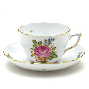 Art hand Auction Herend Multipurpose Cup & Saucer Hand Painted Western Tableware Small Rose Bouquet/Pink Coffee Tea Cup Made in Hungary New, tea utensils, Cup and saucer, coffee, For both tea and tea