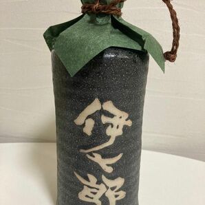 陶器入り　720ml　本格芋焼酎 伊七郎(いひちろう)