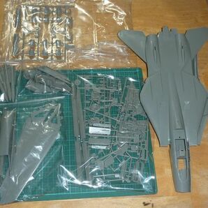 箱なし手付品☆1/48 F-14A トムキャット レベル Revell TOMCATの画像2