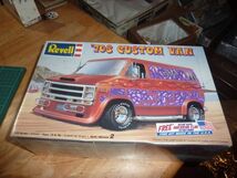 1/25　カスタムバン　シェビーバン　’70s CUSTOM VAN Revell ローライダー　ホットロッド カスタムカー　バン_画像1