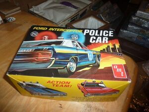 1/25 フォード インターセプター ポリスカー　AMT　パトカー 警察 FORD INTERCEPTER POLICE CAR