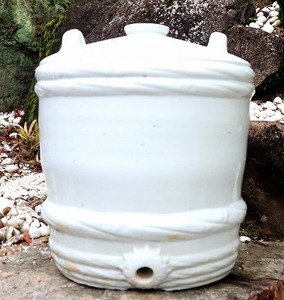 レトロな酒樽　陶器　35ｃｍ　レトロ　ヴィンテージ　庭置き　ガーデンインテリア　中古品