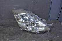 アイシス G 前期 (ANM10) 純正 スタンレー 右ヘッドライト HID バラスト レべ キセノン 44-61 81110-44270 P030155_画像1