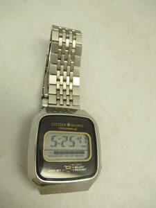 シチズンCITIZEN　クリストロンLC　初期のデジタルクォーツ式腕時計　稼働中　腕周りおよそ17.5cm