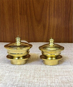 [.. law . temple . for Buddhist altar fittings ]. water vessel, paint . vessel two vessel set brass made 