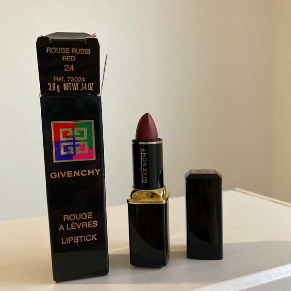 未使用品　GIVENCHY 口紅 ROUGE A LEVRES RED 24 ジバンシー