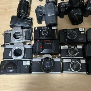 大量30台 フィルムカメラ まとめ売りPENTAX Canon OLYMPUS MINOLTA Nikon RICOH YASHICA Autoboy KONICA pen xa3 μ EOS BIGmini electroの画像2