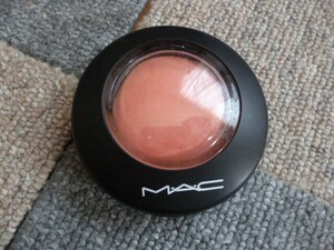 MACミネラライズ　ブラッシュ　ライク　ミー　ラブミー