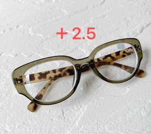 【新品　未使用】老眼鏡　＋2.5 ブルーライトカット　リーディンググラス　ヒョウ柄　男女兼用