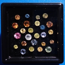 ファンシーカラー★天然サファイア 1.9ct(24pcs )☆マダガスカル産 未使用　ケース付 ▲クリックポスト発送無料_画像3