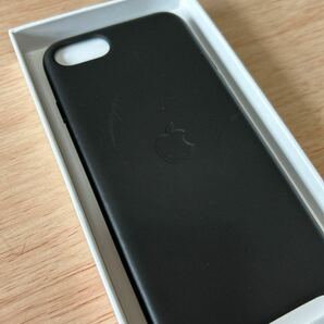 【一部キズあり】Apple アップル 純正 iPhone 7 / 8 / SE レザーケース・ブラック 309Cの画像4