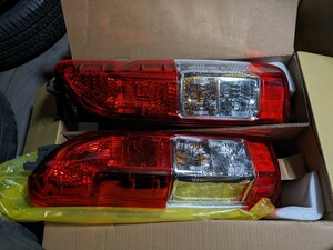  Hiace latter term original tail lamp new car removing selling out!
