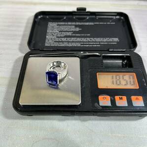 Pt900 ,12.88 ,0.74 刻印有り プラチナ台座に サファイヤ 12.88ct ダイヤモンド 0.74ct の リング 総重量 18.5g 内直径 1.75cm 石に傷有りの画像9