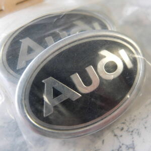 （Pa－238）【 Audi エンブレム　Audi Genuine Parts original Teire 】未開封　2つ