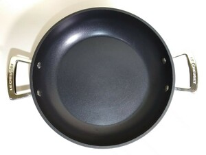 【送料無料】LE CREUSET ル・クルーゼ TNS シャロー キャセロール マルチパン 両手鍋 3.2L 28㎝ ガス IH オーブン