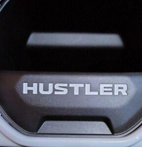 現行ハスラー インパネアッパーボックスのオープンタイプ用HUSTLERステッカー白