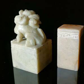 中国美術 印材２点 総重量137g 獅子 天然石 獅子横2.5cm×縦2.5cm×高5.7cm 彫刻 骨董品 古印材 中国石 保管品 寿山「8」の画像3