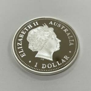 ＃2485 エリザベスⅡ世 オーストラリア 1ドル銀貨 1oz 999 SILVER 総重量約31.7ｇ 箱付き 現状保管品 詳細不明の画像2