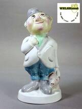 イギリス・ウェールズ クレスト フィギュア「豚を連れた紳士」WALES製・陶磁器人形・ヴィンテージ_画像1