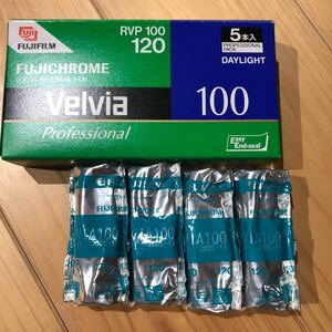 期限切れ・新品未使用・未開封　富士フィルム FUJIFILM RVP 100 120 Velvia ベルビア FUJICHROME フジクローム 4本入