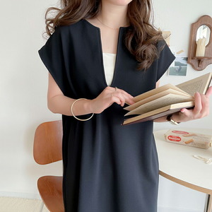 [ including in a package 1 ten thousand jpy free shipping ] spring summer * new work * lady's * casual *V neck * plain * commuting * easy large size body type cover * short sleeves * long height One-piece * black 