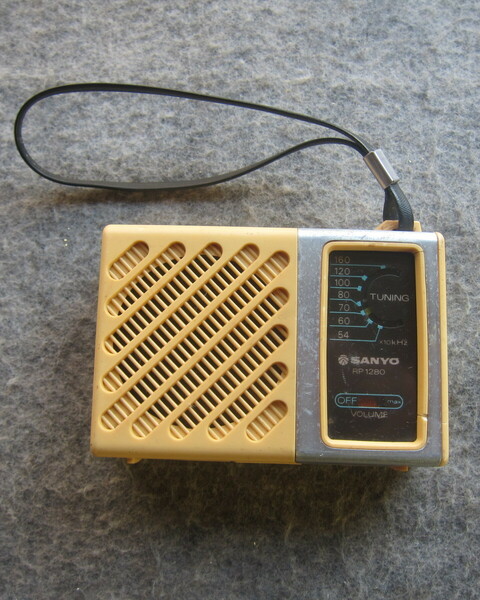 三洋 SANYO AMラジオ RP1260 アンテーク 動作確認品　12-24-2