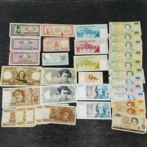 外国紙幣　旧紙幣　計３３枚　台湾　ニュージーランド　フランス　イタリア　スロベニア　ルーマニア　リトアニア　ネパール　スウェーデン_画像1