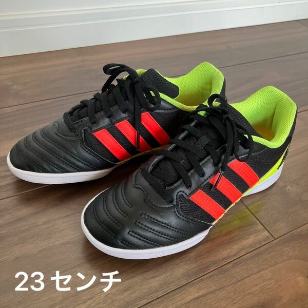 アディダス adidas サラ ジュニアフットサル インドア23センチ 