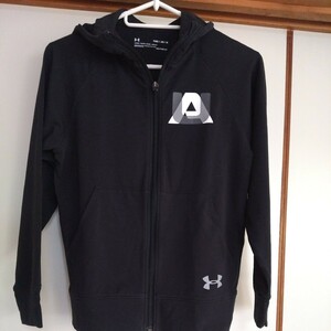 UNDER ARMOUR 薄手 パーカー