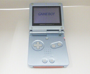新入荷　Nintendo ゲームボーイアドバンスSP　AGS-001　パールブルー 　ソフト ポケットモンスターファイアレッド付き　中古現状品