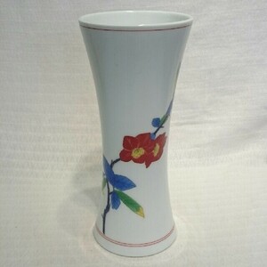 品名：香蘭社花瓶　素材：陶器