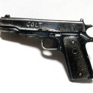 ピストル バッヂ ブローチ ピンバッジ ピンズ COLT 45 コルト 拳銃 当時物 昭和レトロの画像1