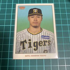 2023topps 206 NPB 153 阪神タイガース 佐藤輝明 の画像1