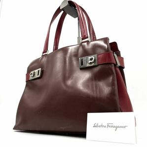 1円《 正規品・希少色 》Salvatore Ferragamo サルヴァトーレフェラガモ トートバッグ ビジネスバッグ ハンド レザー 赤 ガンチーニ 自立の画像1