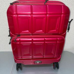RE406d 中古 PANTHEON パンテオン キャリーバッグ スーツケース 赤 軽量ポリカーボネート 鍵付きキャリーバッグ レッド TSA-007の画像2