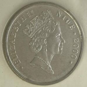 【未使用・保管品】 SNOOPY スヌーピー ピーナッツ 50周年記念コイン エリザベス2世 ウッドストック 硬貨 記念グッズ N61977RKの画像2