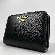 1円〜【入手困難品】 PRADA プラダ 二つ折り財布 L字ファスナー ブラック 黒 サフィアーノレザー ロゴ コンパクトウォレット ゴールド _画像1