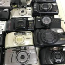 B1948 レトロ カメラ 30点 色々 OLYMPUS PENTAX RICOH FUJIFILM 他 まとめ 大量 セット 当時物 動作未確認 ジャンク_画像4