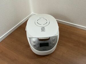 東芝 TOSHIBA 炊飯器　5合炊き RC-10HH