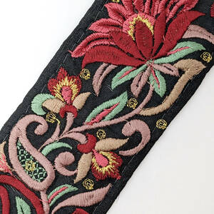 インド刺繍リボン 約53mm 花 黒 赤