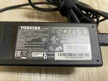 #7806-0808 ☆通電保証/在庫＠1☆ 東芝 TOSHIBA (PA3917U-1ACA) 19V - 3.42A ACアダプタ 発送サイズ:60予定_画像2